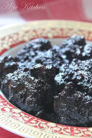 Daging lembu (beli lembu na jangan kerbau sebab macam susah sikit nak empuk)•labu bawang besar•bawang putih•inci halia•sekawan: Daging Masak Hitam Azie Kitchen