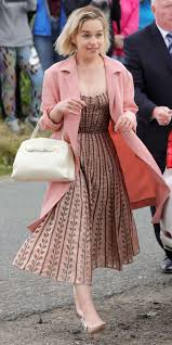 Look Of The Day Emilia Clarke Style Dresses Fashion