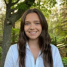 Anna Gerardot's Instagram, Twitter & Facebook