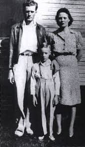 Elvis presley was born in the family of vernon elvis presley and gladys love, on january 8, 1935, at tupelo, mississippi. Pin On Elvis