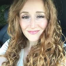 I'm Not the Biggest Bitch in This Relationship: Hilarious, Heartwarming  Tales About Man's Best Friend from America's Favorite Humorists: Rouse,  Wade: 9780451234582: Amazon.com: Books