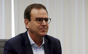 Paes faz a primeira mudança no secretariado aos seis dias de governo