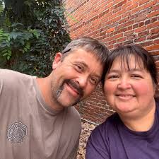 Who can recommend a reliable handyman for door repair in City of King?