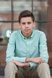 Senior Guy Class Of 2018 What To Wear To Your High School Senior Photo Session Green Button Senior Guys High School Seniors Photos Urban Senior Portraits