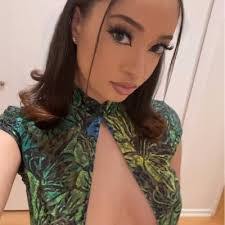 Carol Sundin's Instagram, Twitter & Facebook