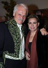Frédéric mitterrand critique la proposition de martine aubry sur le budget de la culture. Grand Duchess Maria Teresa Attended The Installation Of Frederic Mitterrand At The Academy Of Fine Arts In 2020 Princess Stephanie Of Monaco Duchess Princess Charlene