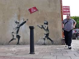 Banksy insists stubbornly on remaining anonymous, as the graffiti's spirit that involves creating artworks in the purest secret. Banksy Or How To Make Anonymous Graffiti Works Speak Out