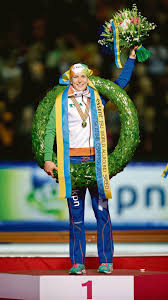 På lördagen satte nils van der poel också svenskt rekord när han blev tvåa på 5 000 meter, endast slagen av nederländske stjärnan patrick roest. In Meeste Landen Is Het Puur Hobbyisme Nrc