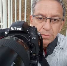 Need help identifying what camera mount this lens is for. Can't really find  anything online. Made a mistake listening to the seller, said it fits canon  but it definitely doesn't fit Ef-s