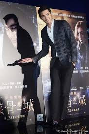 Alec lightwood & magnus bane malec alec and magnus shadowhunters the mortal instruments: Photos Godfrey Gao At The Taiwan Premiere For The Mortal Instruments City Of Bones Tmi Source