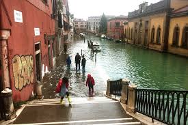 What To Do During High Tide Acqua Alta Season In Venice Italy
