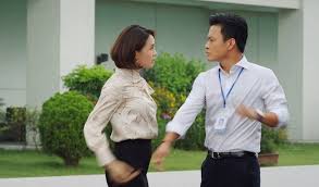 Mở đầu hướng dương ngược nắng tập 16, châu (hồng diễm) chất vấn kiên (hồng đăng) vì sao không đến sinh nhật cô chuẩn bị riêng. Kddergzuyz3jmm