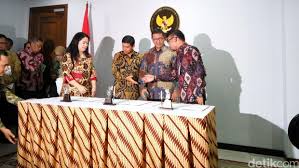 Jika anda menggunakan ponsel, anda juga bisa. Tahun 2017 Ada 19 Hari Libur Dan Cuti Bersama Ini Daftarnya