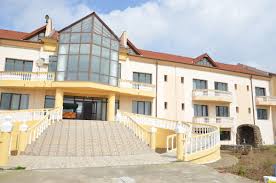 Poza de buletin si vrafuri de acte sunt inca obligatorii pentru abonamente. Focar De Coronavirus La Centrul De Seniori Sf Mina Din Craiova Directorul Dsp Dolj NeagÄƒ CÄƒ Nu Ar Mai Fi Paturi La Terapie IntensivÄƒ Libertatea