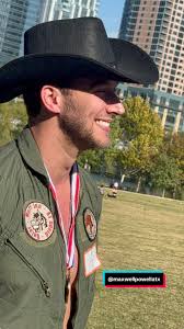 Austin Glenn Powell Look Alike Contest