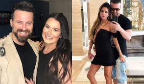 Eu fiquei umas duas horas convencendo ele de que não deveria fazer isso. Atual De Marlon Ex Melhor Amiga Da Antiga Esposa Do Cantor Anuncia Que Esta Gravida