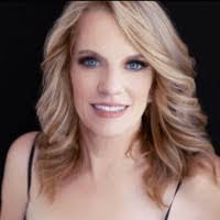 Kerry Erb's Instagram, Twitter & Facebook