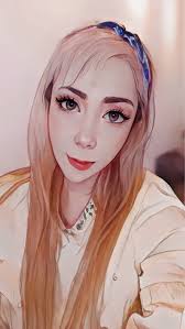 The novel NICE WORK written in 1988 by the British author DAVID LODGE is  about the love relationship between two socially and professionally  antagonistic caracters: him, a corporative entrepreneur and her, a