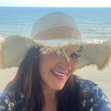 Parents and Friends please share this review and page. Recently my daughter  applied to an Instagram post for an online audition with a Talent Agency  based in Chicago Illinois. The audition was