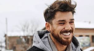 Andrea cerioli was born in bologna, italy on may 22, 1989.first rose to fame in 2015 appearing on the italian reality dating series uomini e donne. Chi E Andrea Cerioli Dell Isola Dei Famosi