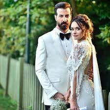 Последние твиты от hande bensu soral fc (@handebensusoral). Hande Soral Hndsrl Iyi Ki Handeismail Wedding Bridal Hair Look Hochzeitskleid Kleider Hochzeit