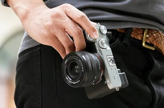 Review Sony A7C II: Máy ảnh mirrorless nhỏ gọn của Sony