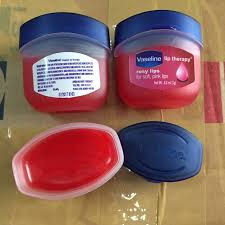 Pelembab bibir satu ini akan menjaga kelembaban dan kelembutan bibir untuk mengembalikan warna asli bibir. Jual Mini Vaseline Lip Therapy Rosy Merah Pelembab Bibir Atau Kulit Lainnya Kab Semarang Silvia Market Tokopedia