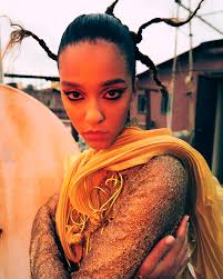 Georgia Wallace's Instagram, Twitter & Facebook