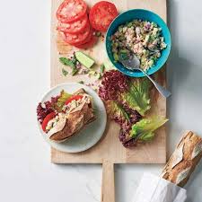 Sandwich Au Saumon Au Concombre Et A La Menthe In 2020 Healthy Sandwiches Healthy Recipes Recipes