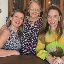 Ya son 90 añitos! 🎂❤️ Para lo más dulce, bello y verdadero… mamá!  @luletata Por ese amor único e incondicional! Por ese amor verdadero y por  tu hermosa vida llena de amor