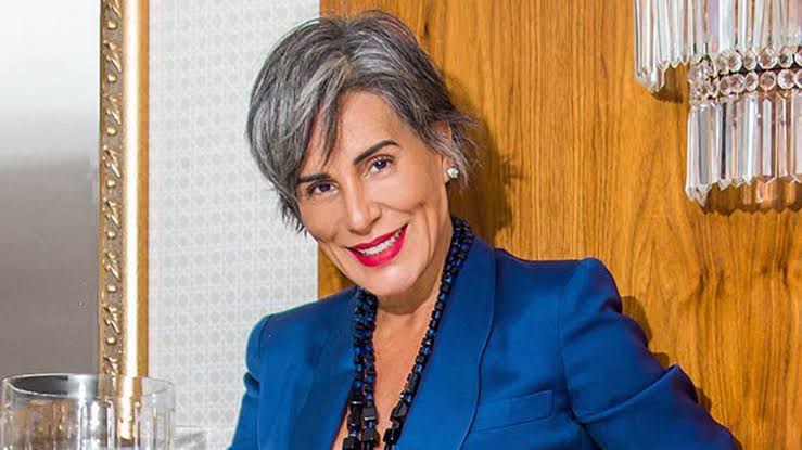 Gloria Pires fala sobre o poder do seu cabelo branco: 'Estilosa e chique' -  CARAS Brasil