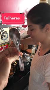 Aprendiendo sobre cubiertos en español y portugués