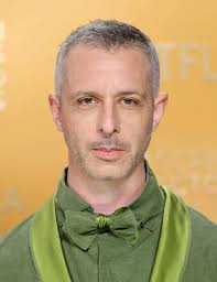 Jeremy Strong attends the 2025 SAG Awards.