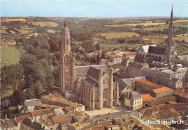 Déjà mis en examen pour l'incendie . Cpsm France 85 Saint Laurent Sur Sevre La Basilique Saint Louis Marie Et La Chapelle 85 Vendee Autres Communes 85 Ref 106394 Collection Jfm Fr