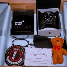 Jangan lupa untuk sayang dengan sesama dan jadi anak yang pemberani. Gift Box Stylish Kado Cowok Stylish Shopee Indonesia