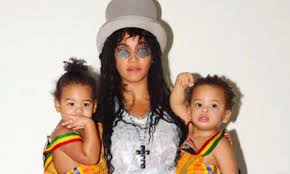 Beyonce and blue ivy jump for joy in florals at a wrinkle in time premiere. Beyonce S Twins Sir And Rumi Reveal Personalities In New Photo From Party Hello