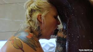 British Babe Alexxa Vices mouthful of BBC - XNXX.COM