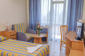 Fiind aproape de orasul varna, complexul de odihna ofera posibilitati bune pentru organizarea evenimentelor de afaceri si intalniri. Lebed Hotel All Inclusive Saints Constantine And Helena Bulgaria Booking Com