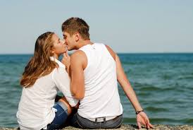 5 kisses every woman should experience