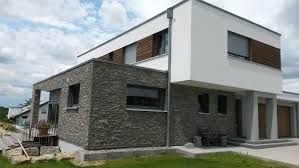 The huf haus statement represents our uncompromising demand for quality and is achieved through careful selection of materials and individual product design. Haussockel Backes Fassade Haus Haussockel Haus