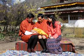 Dragon king of bhutan full name : King And Queen Of Bhutan Share First Family Photo After Birth Of Baby Son South Asia News Top Stories The Straits Times