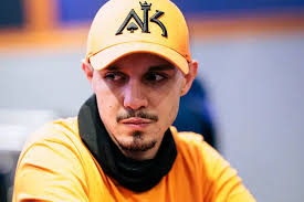 1,100 Main Event Día 1de