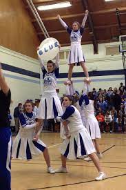 cheer stunt bob jones academy how in the world are they not tripping on those long skirts cheer stunts cheerleading team builders