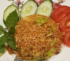 Nasi goreng ikan rebus ni sedapnya kat ikan rebus tu yang digoreng garing dan diletakkan bawang besar, kacang panjang dan leobak merah digoreng sekali. Resepi Nasi Goreng Ikan Rebus Pawtaste Com