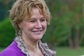 Elf Louise's sleigh ride of yuletide kindness