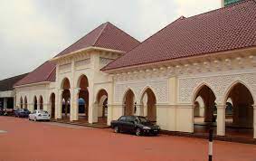 Persembahan rosli mohalim sempena pelancaran single beliau di pasir gudang johor. The Alhambra Entrance Majlis Perbandaran Pasir Gudang Building Menara Aqabah Mapio Net
