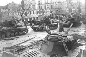 Russian Su 76 S Trundle Past A Dug In Pz Kpfw Iv On Frankfurter Allee That Had Been Operated By Pz Kp Bo Berlin Red Army Soviet Tank German Tanks