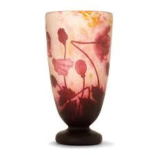 Daum Nancy Grand Vase Evase En Verre Multicouche Rouge Sur Fond Jaspe Marmoreen Satine Jaune Et Rose A Decor Grave A L Acide De Grands Pavots En Fleurs Et Cap
