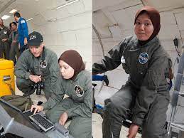 Prof madya dr wan wardatul amani wan salim, 41 tahun anakanda kepada tuan mufti pulau pinang, sahibus samahah dato' seri dr haji wan salim wan mohd noor. This Nasa Scientist Was The First M Sian To Co Launch A Satellite Into Space