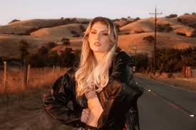 Dasha Reflects On Her Insane Year Of Success And The Stories Behind Her  New Deluxe Album [Exclusive] - Country Now